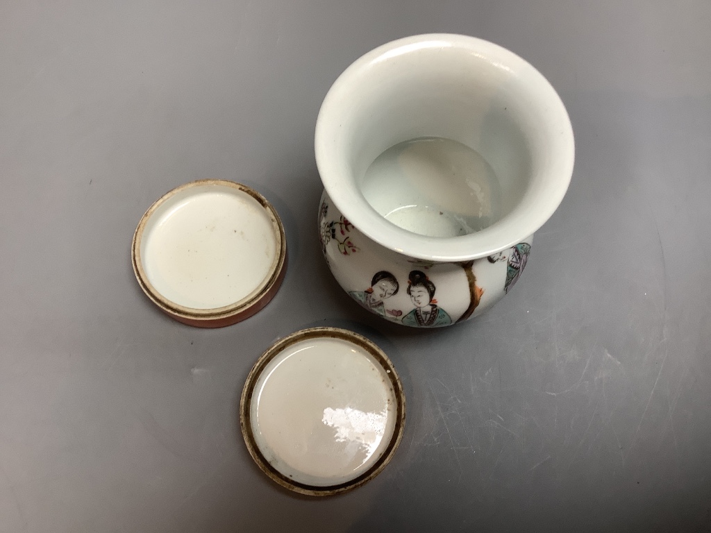 A Chinese famille rose circular box and cover and a similar vase, height 10cm